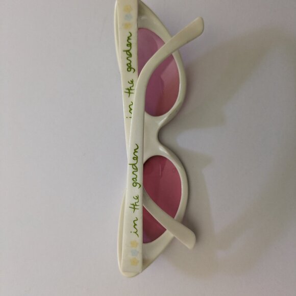 Quirky Vintage Cateye Sunglasses w Pink lenses Strawberries - Picture 6 of 9